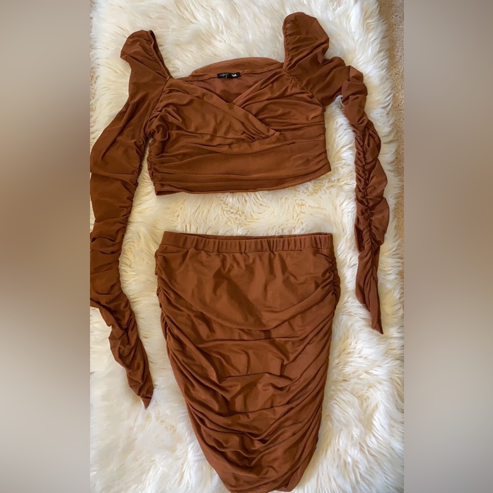 Brown matching set & skirt set